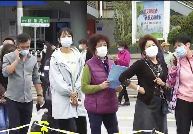 青岛新冠疫情排队检查