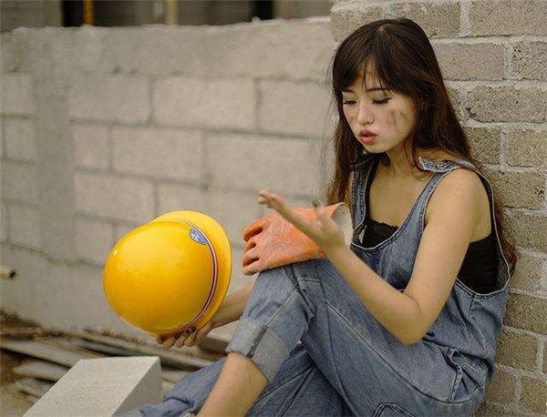 出国打工,劳务,女孩