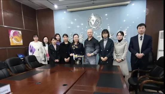 与长春工业大学项目负责人合影 与长春工业大学项目负责人合影.jpg