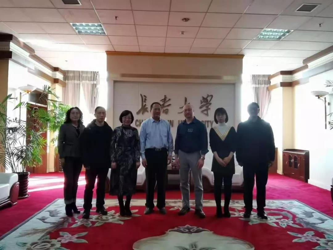 与长春大学项目负责人合影 与长春大学项目负责人合影.jpg