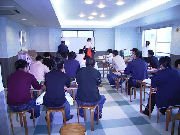 跨国移民网络,基础设施