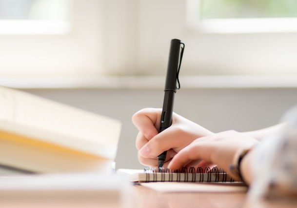 出国移民英文要求