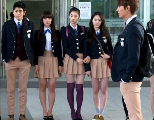 韩国校服0.jpg