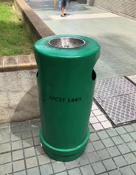 新加坡带烟兜的垃圾桶 新加坡带烟兜的垃圾桶