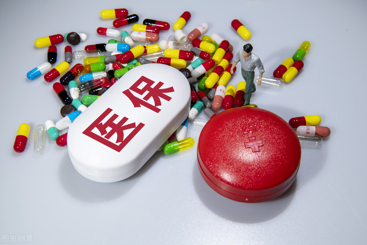 首先我们明确一点，加拿大的免费医疗确实是存在的。不管是加拿大的本国公民，还是持有枫叶卡的移民，还是拥有学生签证的留学生，他们在加拿大的诊疗费，检查费和住院治疗费等等的消费都是政府买单。